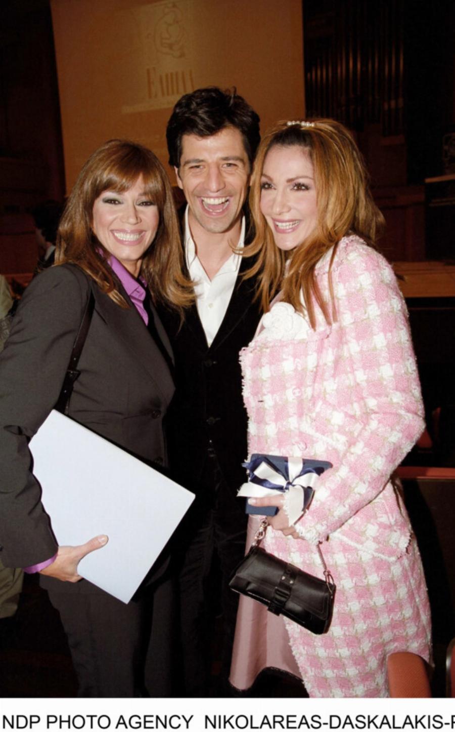 Κρύβει διακριτικά την κοιλίτσα της: Η Δέσποινα Βανδή ποζάρει στον 5ο μήνα εγκυμοσύνης, η φώτο που από χθες κάνει τον γύρο του διαδικτύου