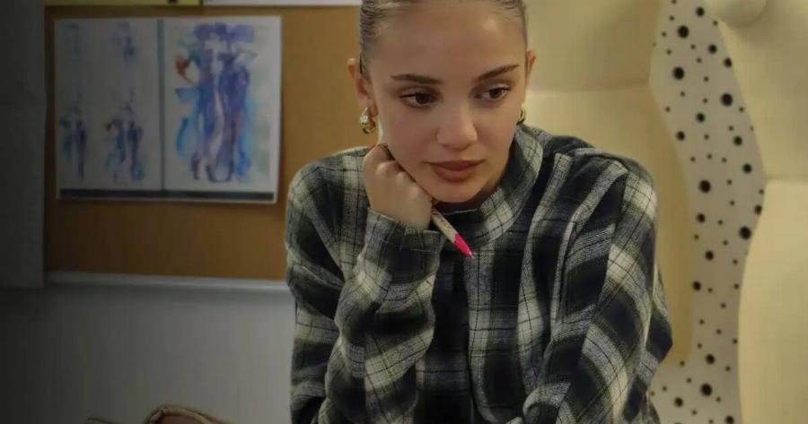 EΣBHΣE H 21ΧΡΟΝΗ ΔΗΜΗΤΡΙΑΝΑ