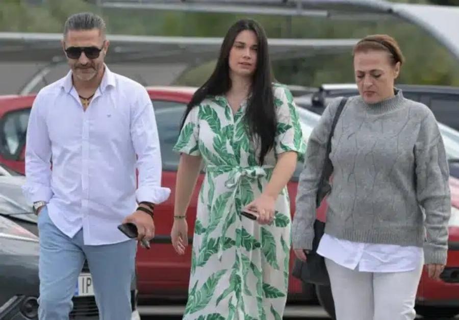 Κηδεία Κίλι Σφακιανάκη: Οι πρώτες φωτογραφίες – Όλοι με δάκρυα στα μάτια