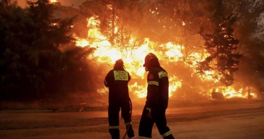 ΕΚΤΑΚΤΟ – Μεγάλη φωτιά τώρα στην Αττική – Συναγερμός στην Πυροσβεστική – Σηκώθηκαν εναέρια