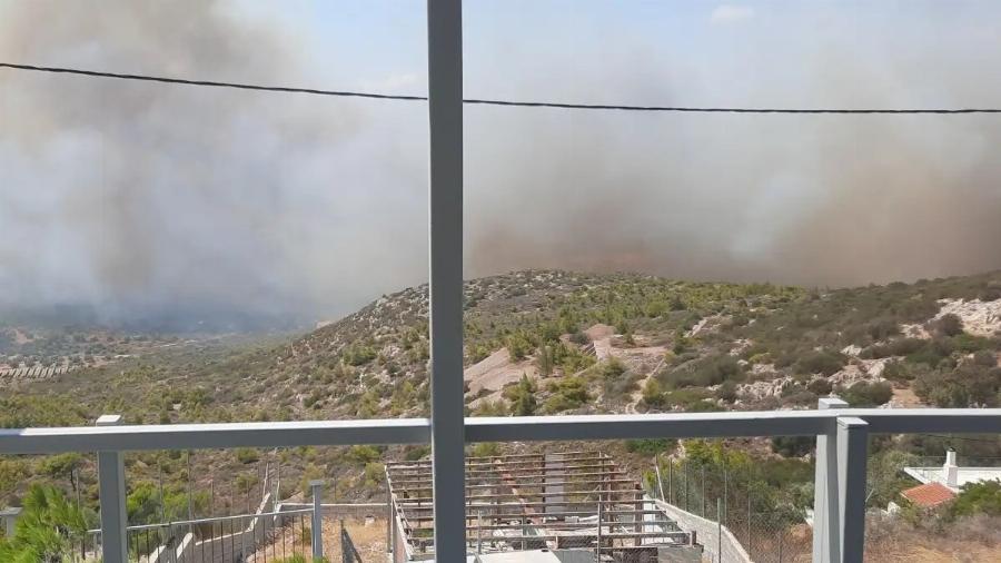 ΜΕΓΑΛΗ ΦΩΤΙΑ ΤΩΡΑ ΣΤΗΝ ΑΤΤΙΚΗ – ΣΥΝΑΓΕΡΜΟΣ ΣΤΗΝ ΠΥΡΟΣΒΕΣΤΙΚΗ