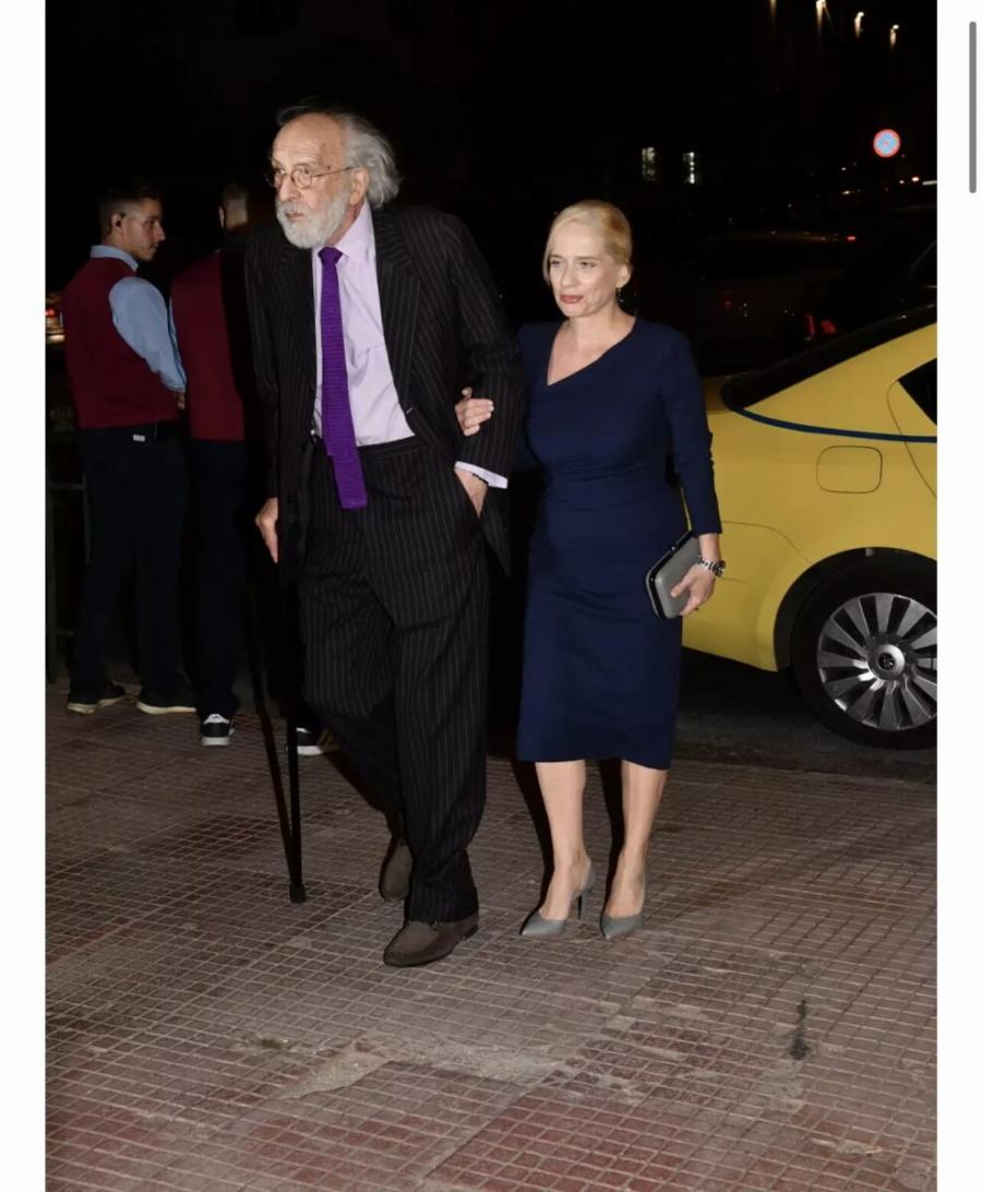 Νέα εμφάνιση του 90χρονου Αλέξανδρου Λυκουρέζου με την ξανθιά καλλονή