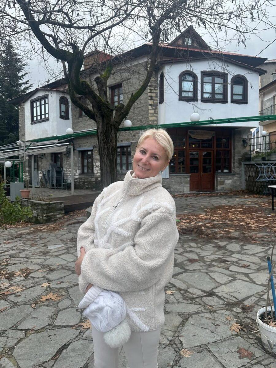 Πιο υπέροχη από ποτέ – Η Νατάσα Παζαΐτη μας εύχεται Χρόνια Πολλά από τη γη των προγόνων της