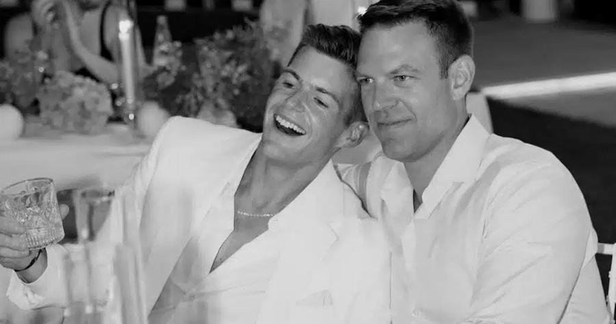 Στέφανος Κασσελάκης: Για πρώτη φορά εικόνες από τον γάμο του με τον Τάιλερ του στα Χανιά