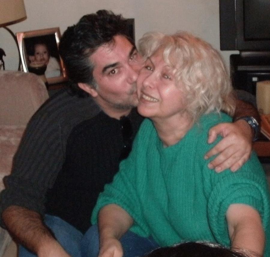 Πέθανε ο μονάκριβος γιος της Γιώργος, γράφει συνέχεια σπαρακτικές αναρτήσεις: Η πασίγνωστη Ελληνίδα ηθοποιός και ο Γολγοθάς της