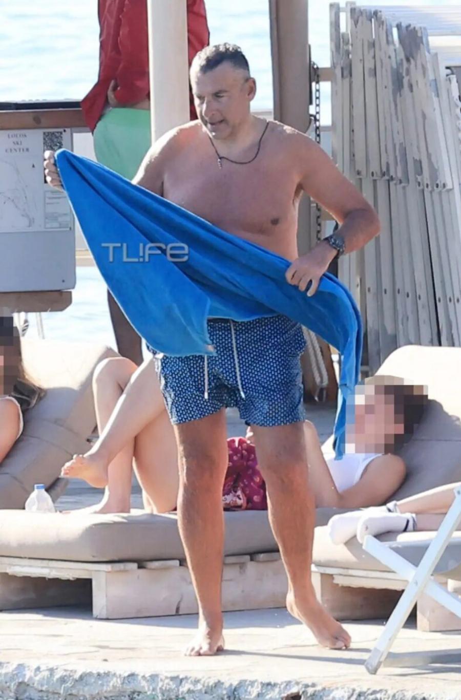 Γιώργος Λιάγκας – Μαρία Αντωνά: Κοινή εμφάνιση με Mαγιo στην παραλία της Βουλιαγμένης