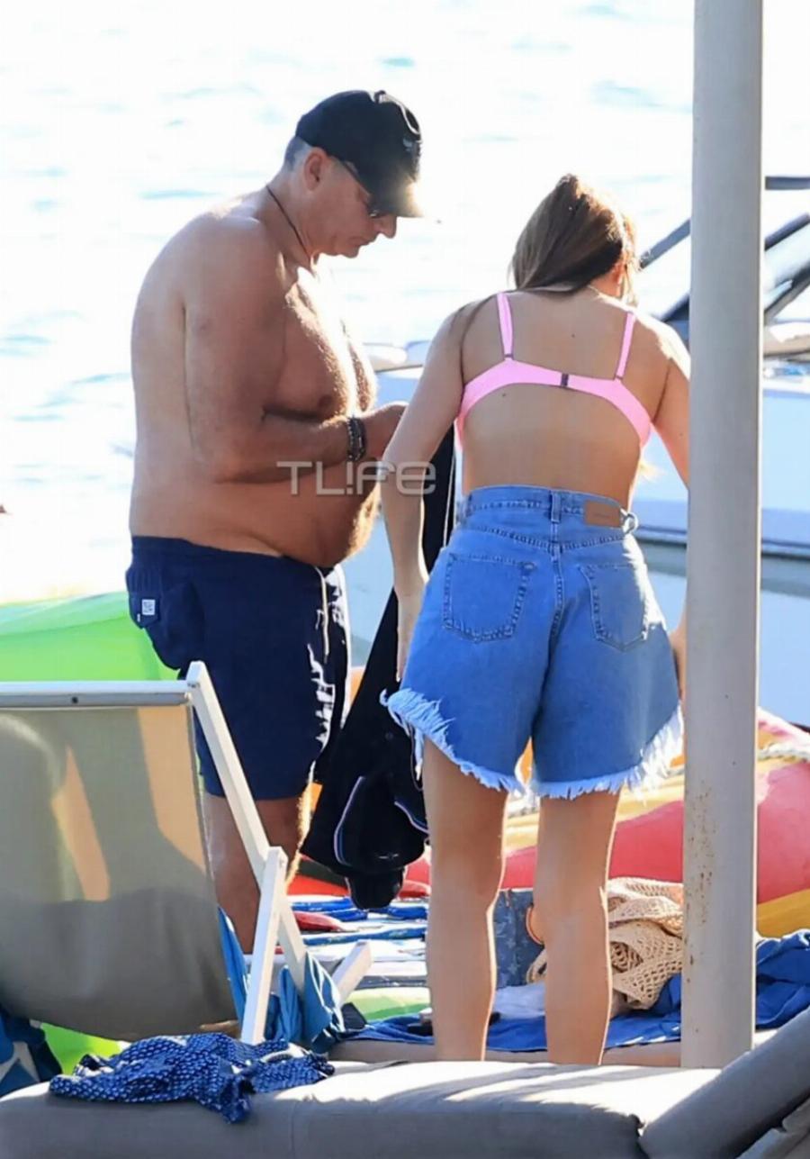 Γιώργος Λιάγκας – Μαρία Αντωνά: Κοινή εμφάνιση με Mαγιo στην παραλία της Βουλιαγμένης