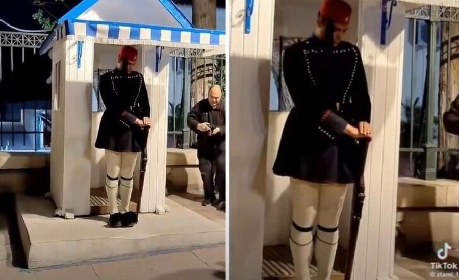 Ο λόγος που σήμερα είναι η μοναδική μέρα που ο Εύζωνας σκύβει το κεφάλι και γυρνάει ανάποδα το όπλο