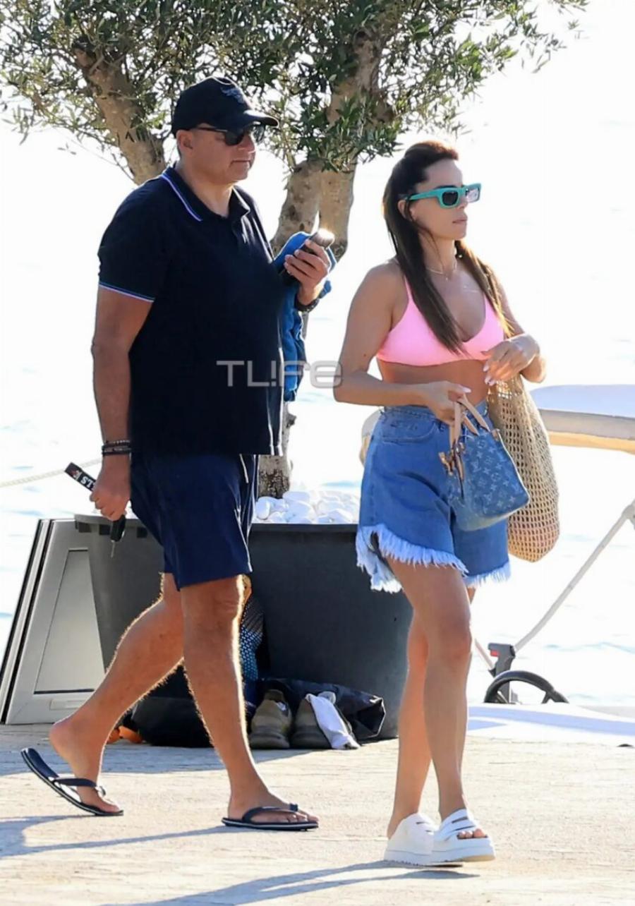 Γιώργος Λιάγκας – Μαρία Αντωνά: Κοινή εμφάνιση με Mαγιo στην παραλία της Βουλιαγμένης