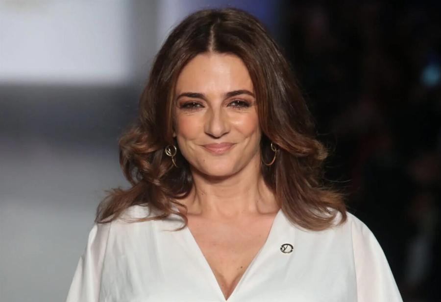 Ίσως η ομορφότερη Ελληνίδα σήμερα: Η 18χρονη καλλονή που ποζάρει στη φωτογραφία είναι κόρη πασίγνωστης Ελληνίδας ηθοποιού