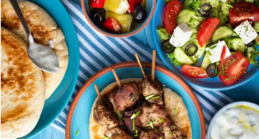 Αuτά είναι τα δυο καλύτερα ελληνικά φαγητά με κρέας στον κόσμο – Σαρώνει η Ελλάδα