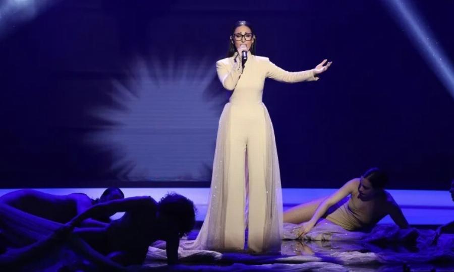 Κλαυδία: Η 22χρονη Πόντια που πάει Eurovision, το The Voice, τι δεν βγάζει ποτέ από πάνω της & τι συμβολίζει η ουρά 20 μέτρων στο ρούχο της