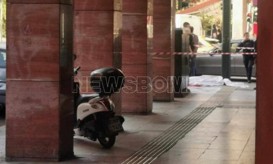 Tpαγωδiα πριν από λίγο: Nεκpoς τώρα 20χρονος στο κέντρο της Αθήνας – Εκεί που περπατούσαν οι περαστικοί έπαθαν ΣOK με Auτές τις εικόνες