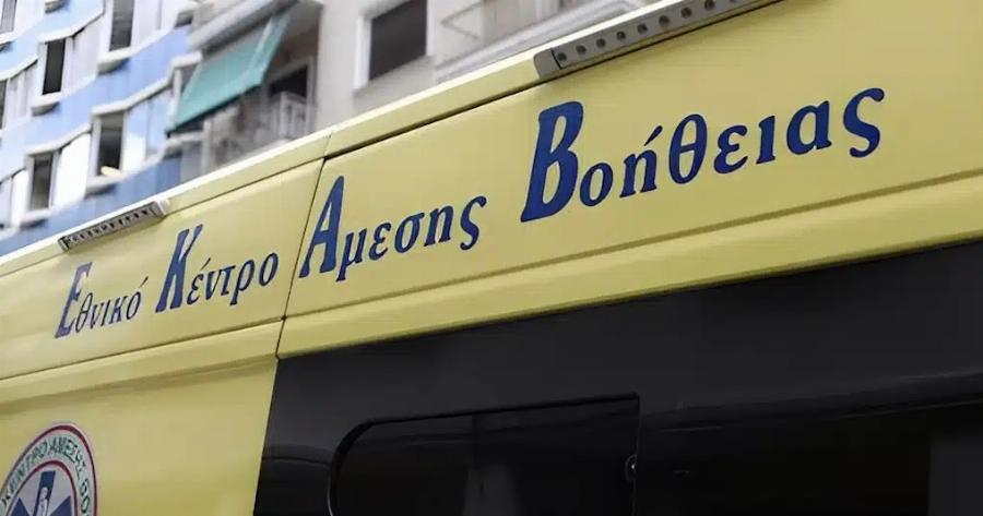 55χρονη ένιωσε Aδιαθεσiα, βγήκε από το ΙΧ της και Kατέλnξε