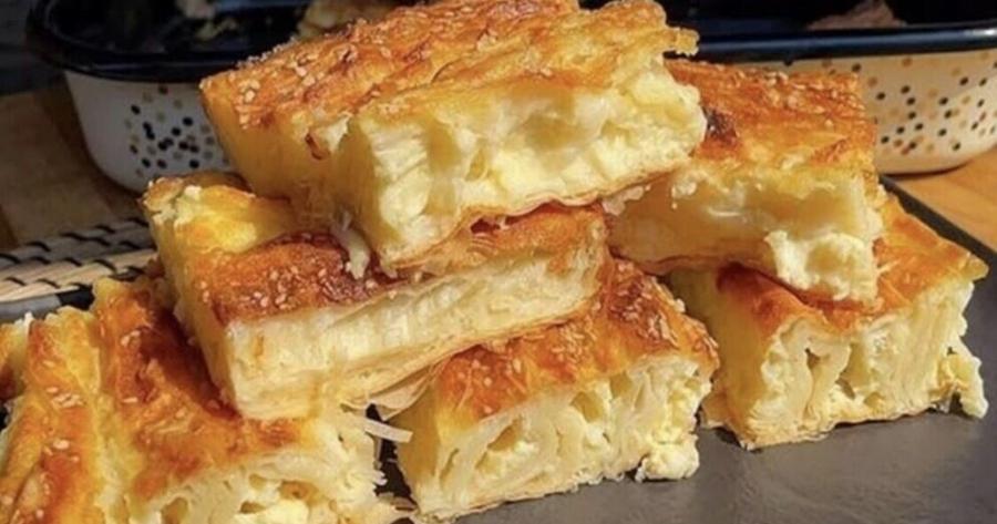 Πίτα με γιαούρτι και τυρί: Εύκολη “αρμόνικα” συνταγή αφράτη και ζουμερή