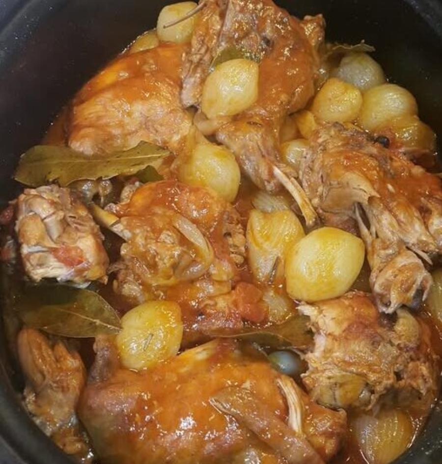 Το πιο νόστιμο κουνέλι στιφάδο όπως το έφτιαχνε η μαμά