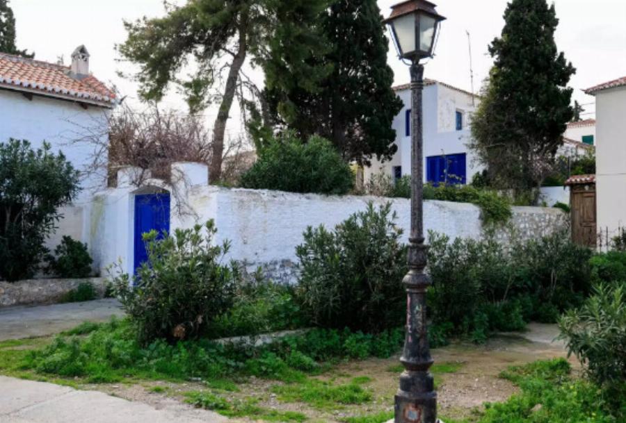 Έφυγε τελείως από την Αθήνα, άφησε τον σύζυγο του, Τάιλερ μόνο του – Μαθεύτηκε που «κρύβεται» ο Κασσελάκης και τι ετοιμάζει