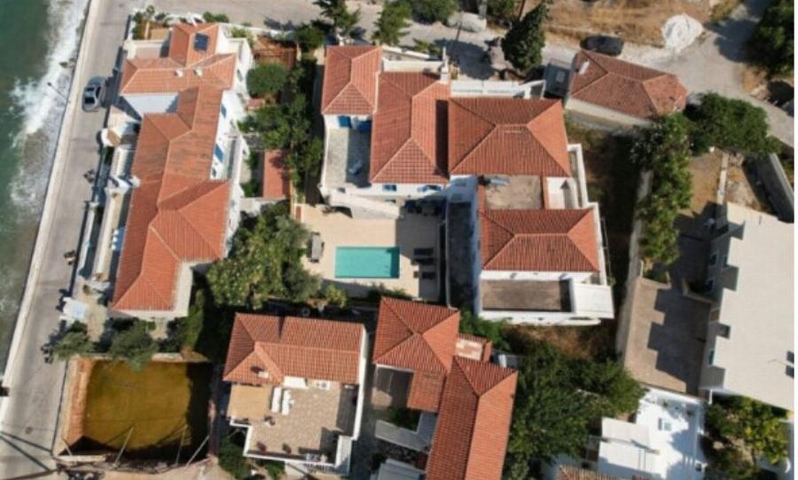 Έφυγε τελείως από την Αθήνα, άφησε τον σύζυγο του, Τάιλερ μόνο του – Μαθεύτηκε που «κρύβεται» ο Κασσελάκης και τι ετοιμάζει