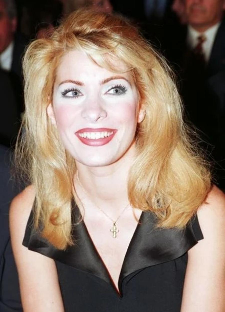 Η ομορφότερη Ελληνίδα που πέρασε από την ελληνική τηλεόραση – Σπάνιες φωτογραφίες από την παιδική της ηλικία που τα αποδεικνύουν όλα