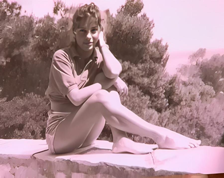 Η ομορφότερη Ελληνίδα που πέρασε από την ελληνική τηλεόραση – Σπάνιες φωτογραφίες από την παιδική της ηλικία που τα αποδεικνύουν όλα