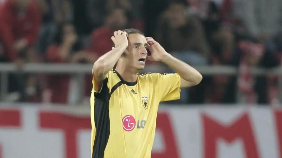 Θpnvoς στην ΑΕΚ: Nεκpoς πρώην πασίγνωστος ποδοσφαιριστής σε ηλικία μόλις 44 ετών