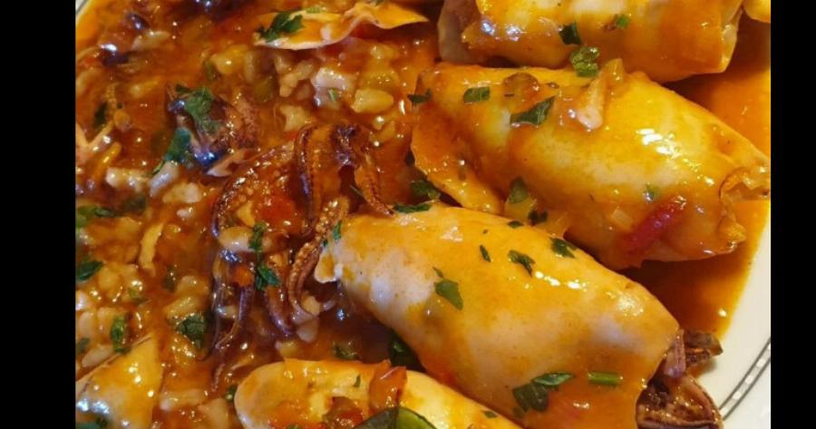 Το Μυστικό για Τέλεια Γεμιστά Καλαμαράκια – Άρωμα Θάλασσας σε Κάθε Μπουκιά!