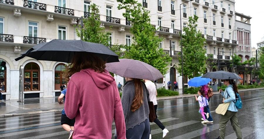 Κακοκαιρία: «Πορτοκαλί» συναγερμός για 4 περιοχές – Σε κλοιό καταιγίδων η Αττική