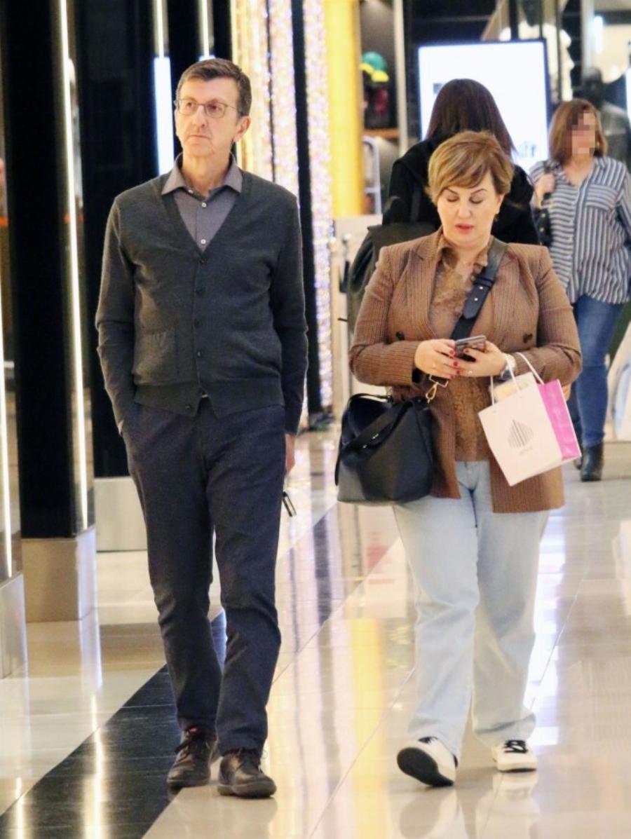 Σάλος με την αποκάλυψη για την σύζυγο του Πορτοσάλτε και της σχέση της με την κυβέρνηση