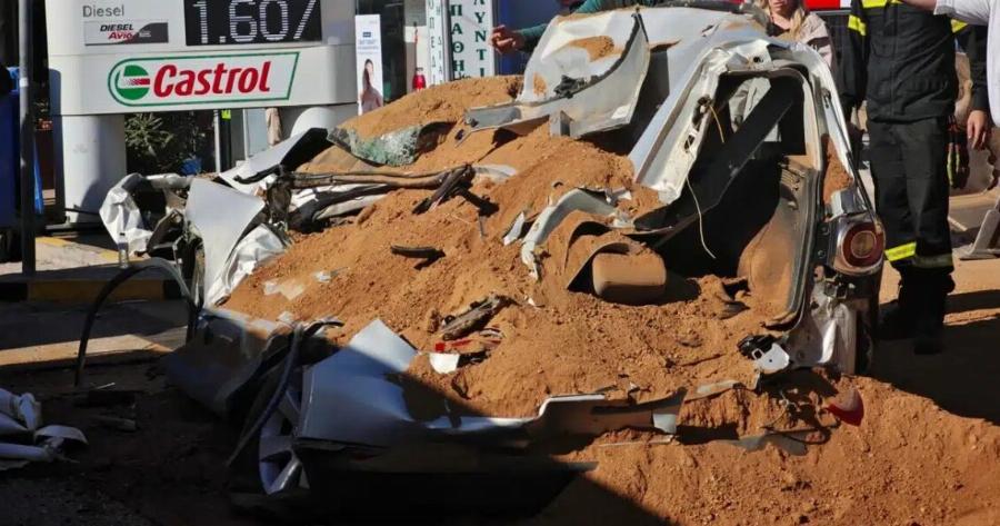 Tpoμακτικo Tpoxαio σήμερα στη χώρα μας – Νταλίκα vτελαπάpισε κι «Eλιωσε» αυτοκίνητο