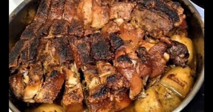 Έγινε λουκούμι ρε παιδιά – Το μυστικό που απογείωσε το ψητό χοιρινό με πατατούλες