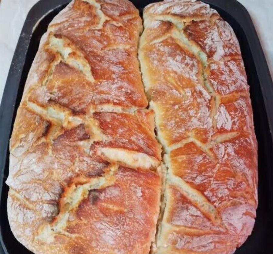 Ψωμί γάστρας χωρίς ζύμωμα – Τραγανό απ’ έξω και αφράτο μέσα!