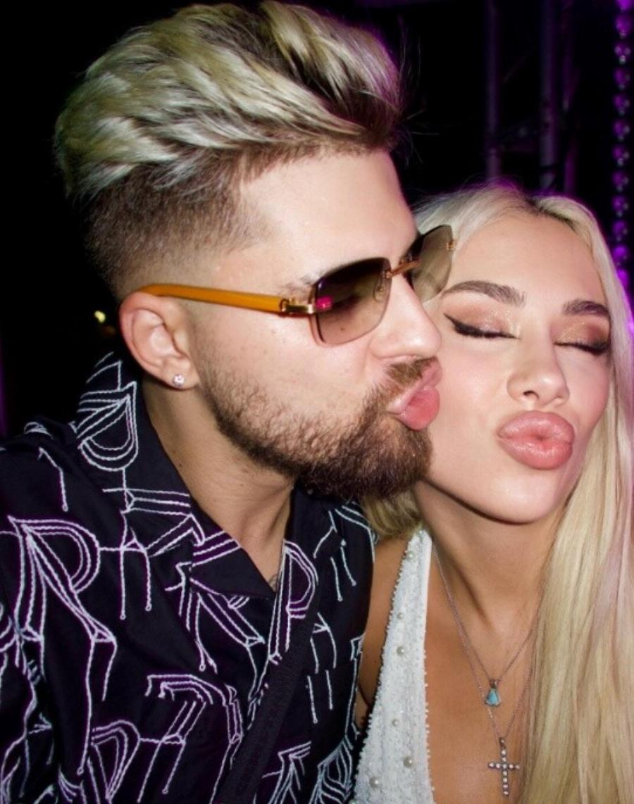 Θα το πάρει το κορίτσι: Ο Πασίγνωστος Έλληνας τραγουδιστής ανακοίνωσε πως παντρεύεται την Αλεξία Κεφαλά – Ο επώνυμος κουμπάρος τους