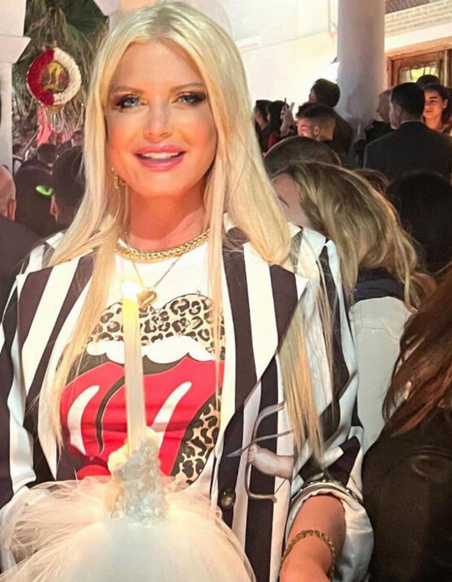 Σάλος με αυτή την φωτογραφία πασίγνωστης Ελληνίδας που δεν αναγνωρίζεται – Όλοι ψάχνουν να βρουν ποια είναι