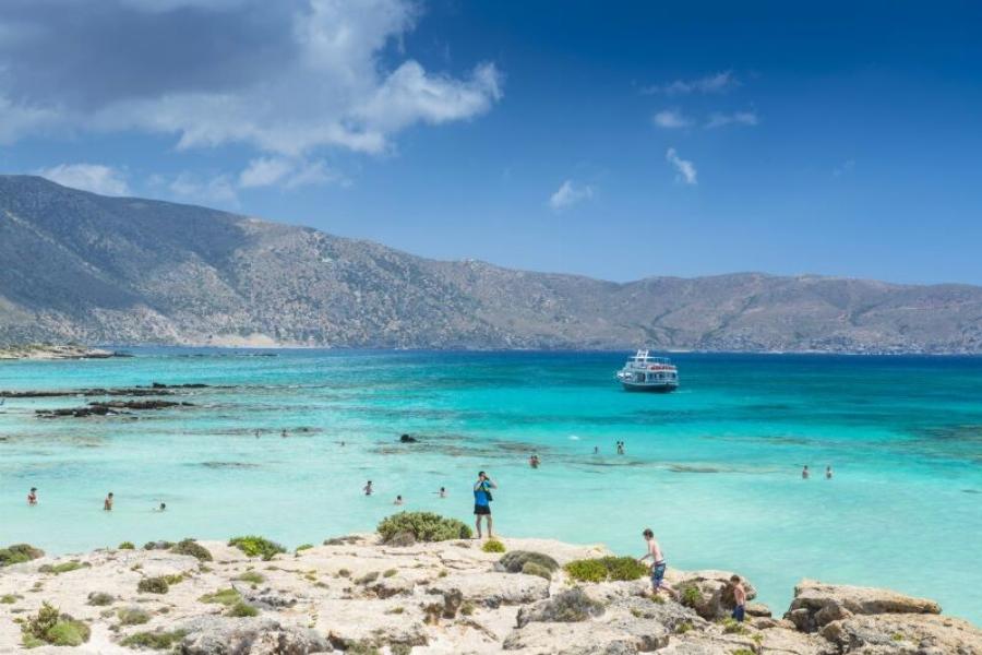 Σύμφωνα με το Tripadvisor, η καλύτερη παραλία του κόσμου για το 2025 είναι ελληνική