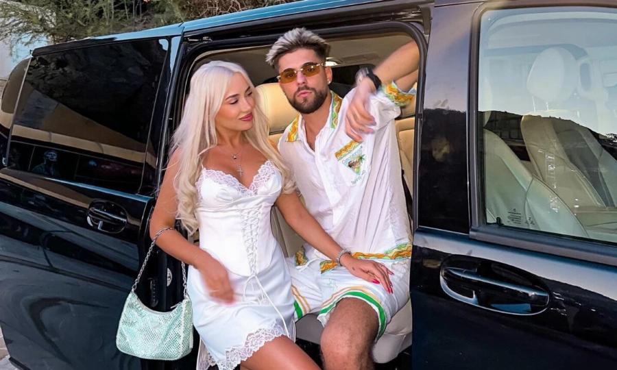 Θα το πάρει το κορίτσι: Ο Πασίγνωστος Έλληνας τραγουδιστής ανακοίνωσε πως παντρεύεται την Αλεξία Κεφαλά – Ο επώνυμος κουμπάρος τους