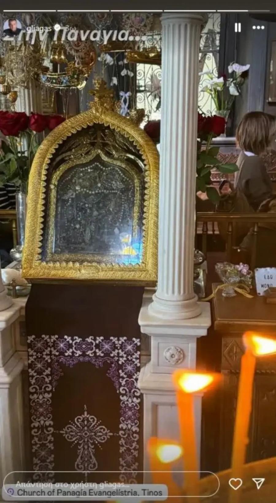 H Αντωνά πήγε με τον Λιάγκα στην Τήνο ντυμένη έτσι και ξεσήκωσε θύελλα αντιδράσεων – «Με το μίνι έως τον λαιμό πήγε; Ντροπή»