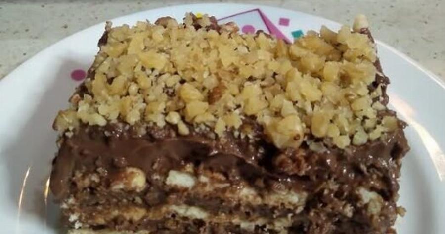 Γλυκό Ναπολέων με πτι μπερ – Το πανεύκολο γλυκό ψυγείου που γίνεται ανάρπαστο!