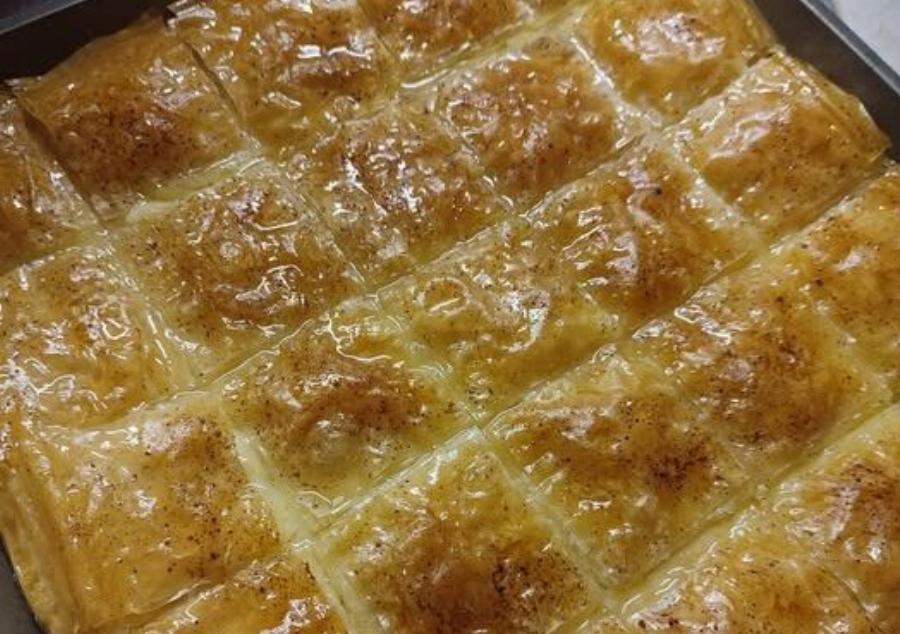 Το “εθνικό” μας γλυκό – Γαλακτομπούρεκο που δεν μένει κομμάτι!