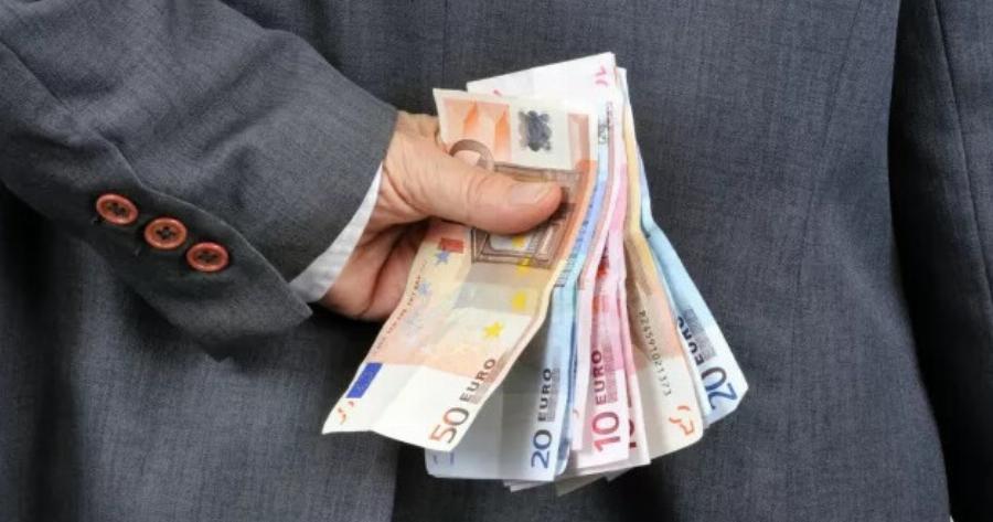 Έτοιμο το ρομπότ της εφορίας που σαρώνει κινήσεις τραπεζικών λογαριασμών – Πότε ξεκινάει και τι θα κάνει