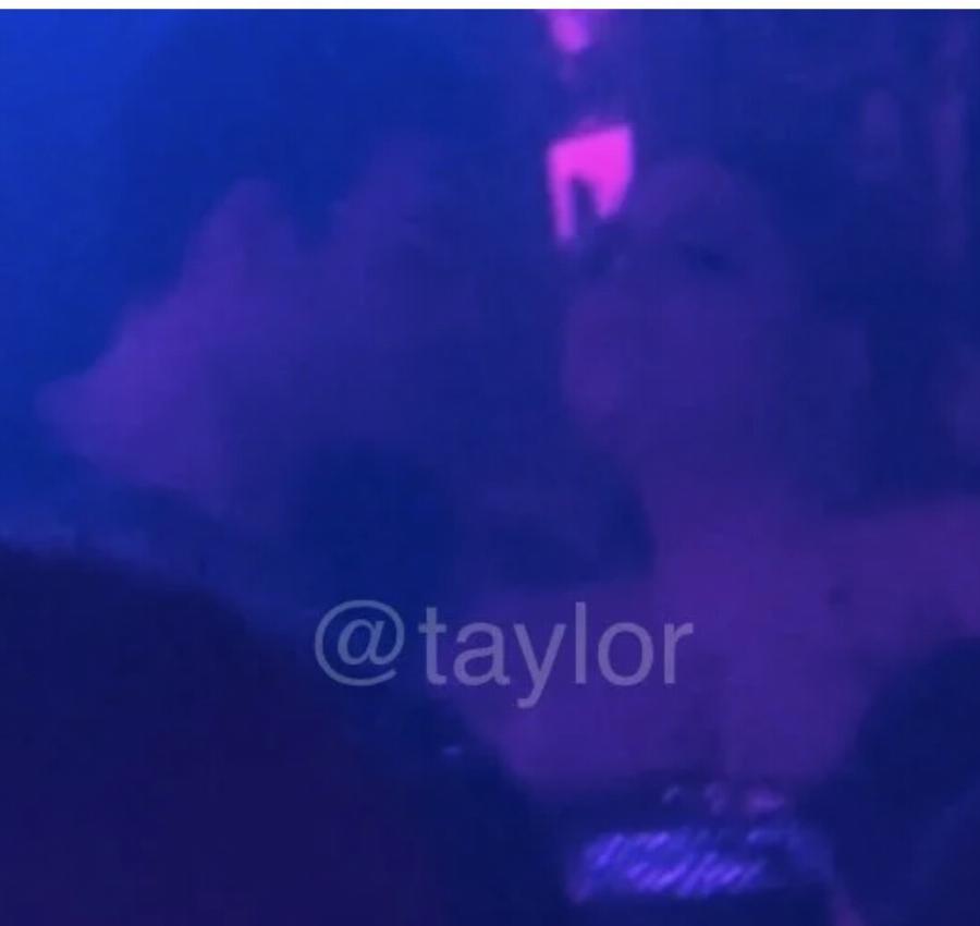 Και επίσημα ζευγάρι Δανάη Μπάρκα και Φίλιππος Τσαγκρίδης – Νέες φωτογραφίες από το παθιασμένο φιλί τους