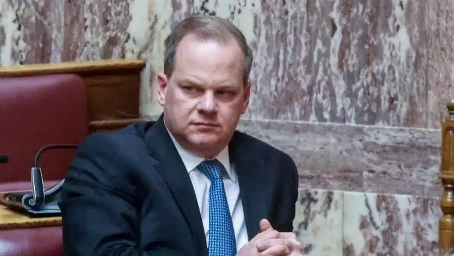 Δύσκολες ώρες για τον Κώστα Καραμανλή