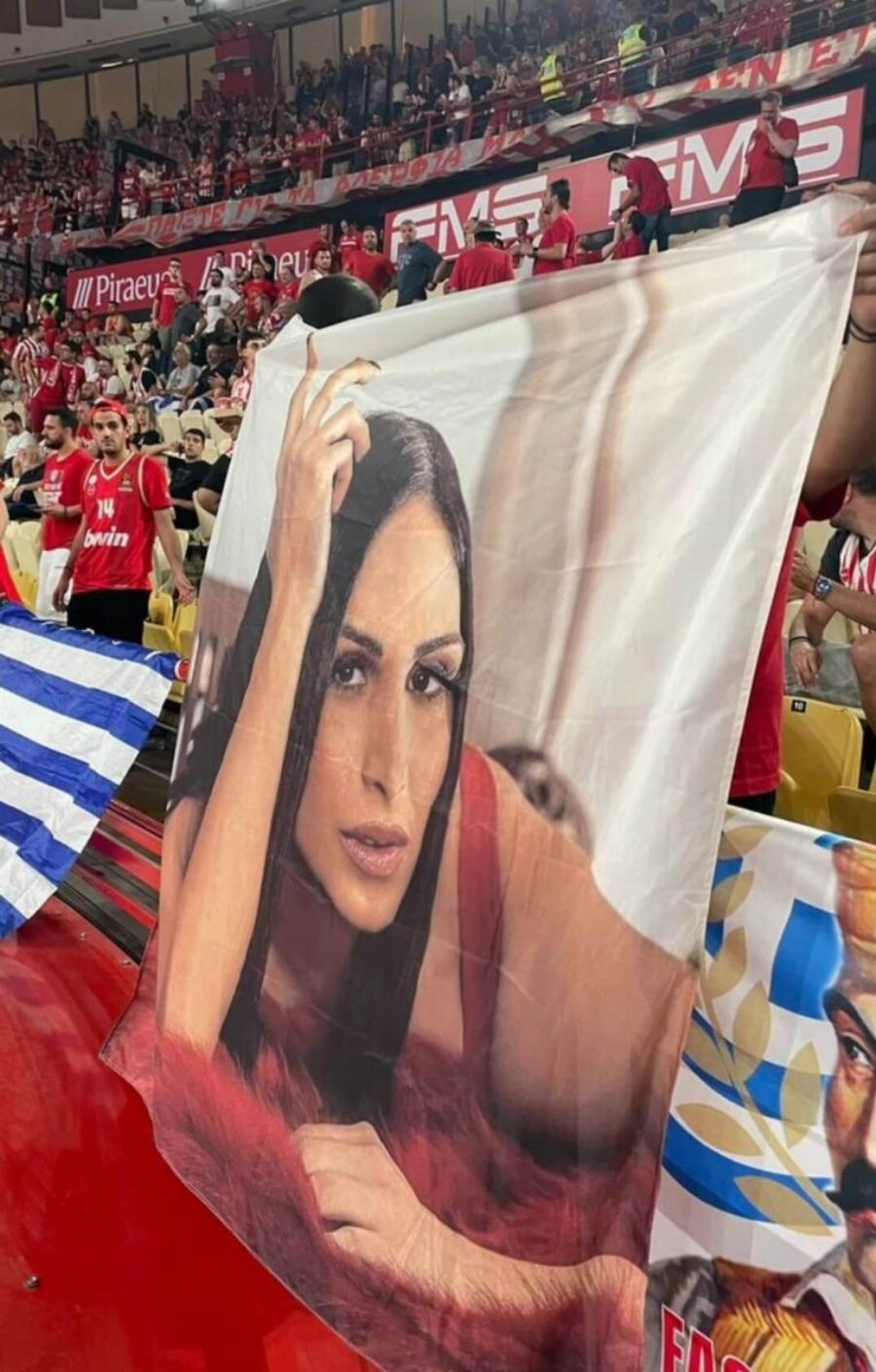 Έξαλλη η Λένα Ζευγαρά για το πανό στο ΣΕΦ: «Θα έπρεπε να ντρέπεστε»