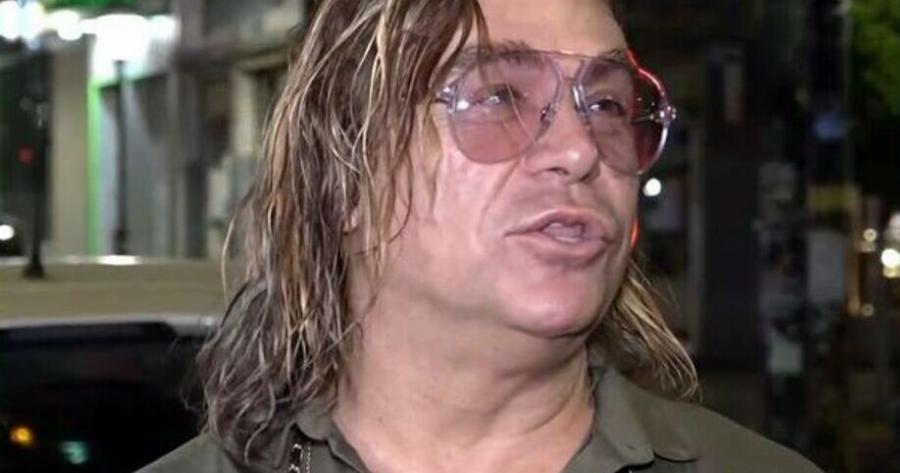 Μύκονος: Αυτά είναι τα γυαλιά και το φυλαχτό που κλάπηκαν – Η καταγγελία και η απάντηση του Τρύφωνα Σαμαρά