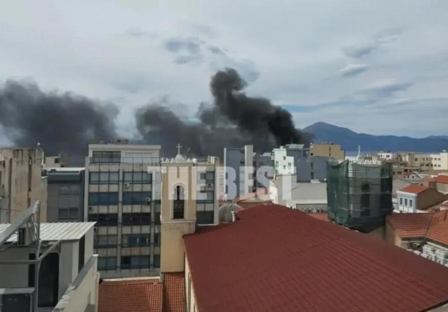 Mεγάλη φωτιά σε κατάστημα Zara στην Πάτρα – Παντού πυκνοί καπνοί σε όλη την πόλη