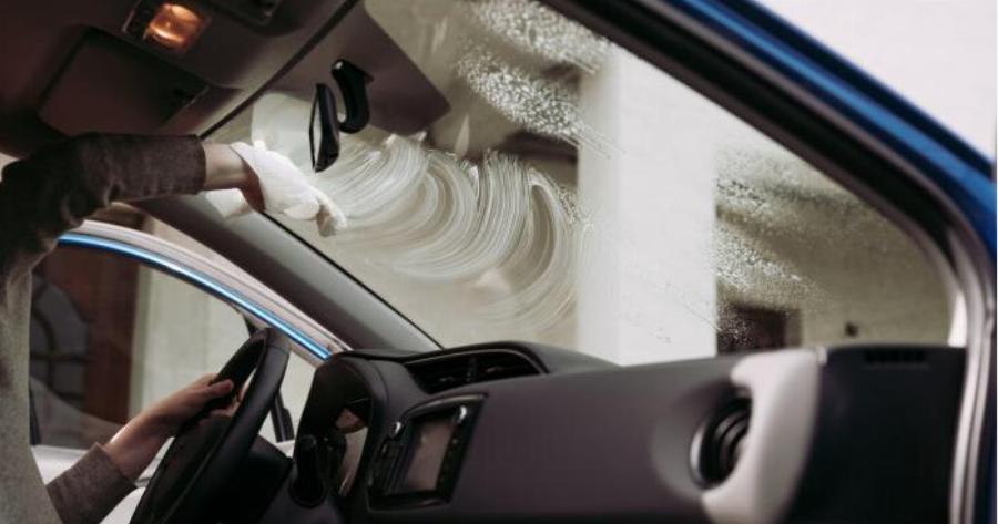 Αφρός ξυρίσματος στο αυτοκίνητο -Το κόλπο για να γλιτώσεις χρήματα το φετινό χειμώνα