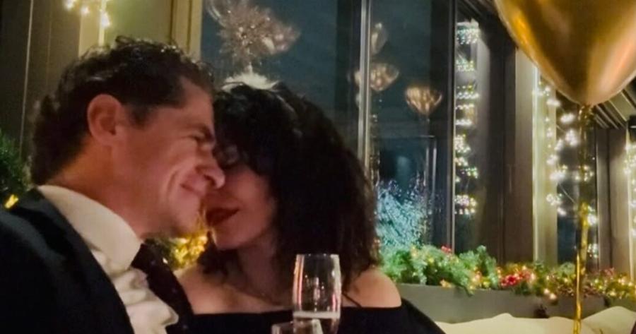 Λαμπροπούλου – Λάλος: Γιόρτασαν μαζί την αλλαγή του χρόνου – Το viral βίντεο με τον χορό στην πισίνα και οι ευχές!