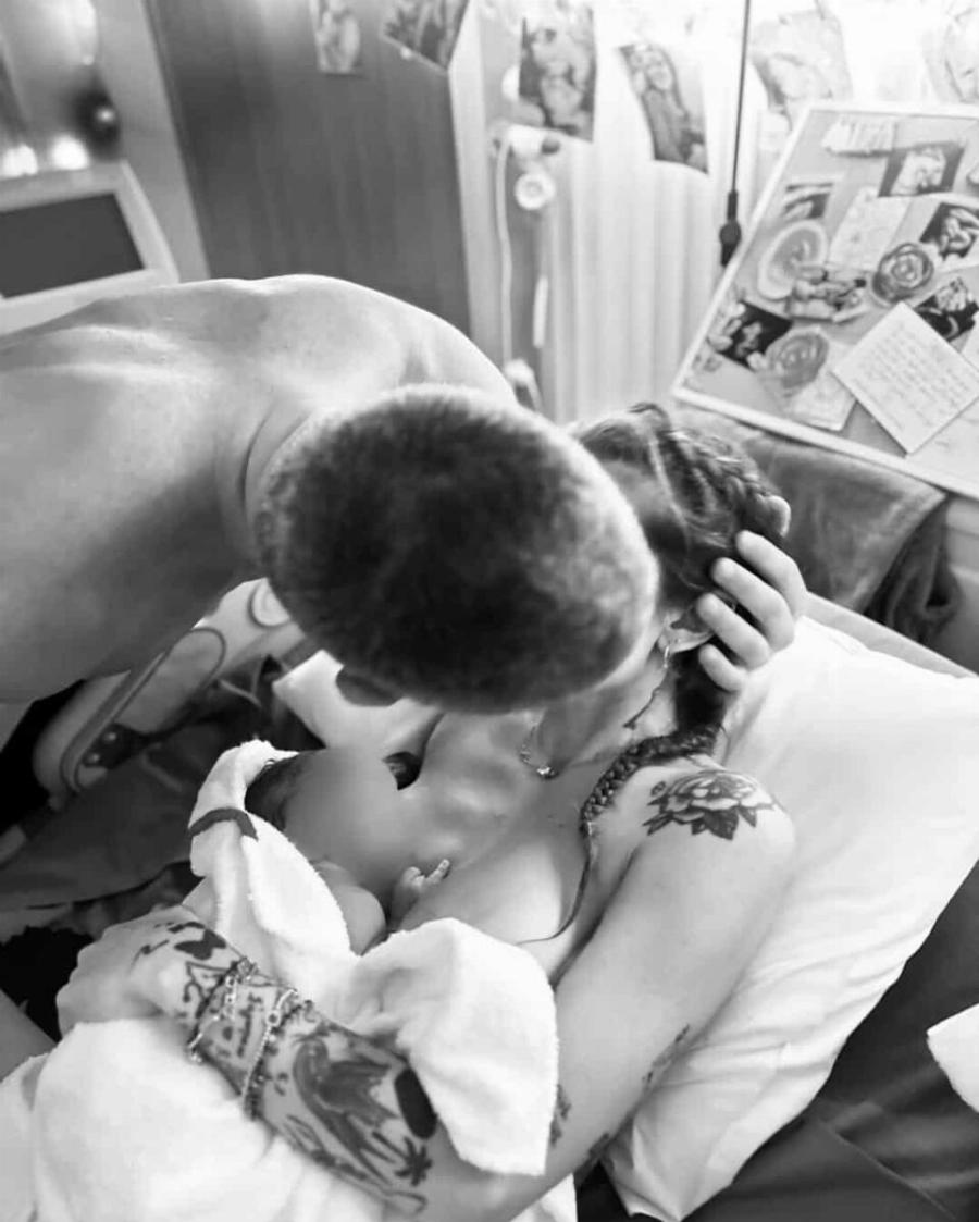 Εριέττα Κούρκουλου: Οι πρώτες φωτογραφίες και το συγκλονιστικό μήνυμα για τη γέννηση του δεύτερου γιου της