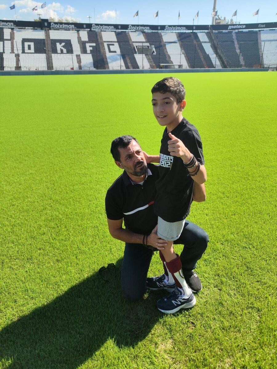 «Επέστρεψα σπίτι μου!» Ο μικρός Γιαννάκης έκανε τα πρώτα του βήματα στην Τούμπα