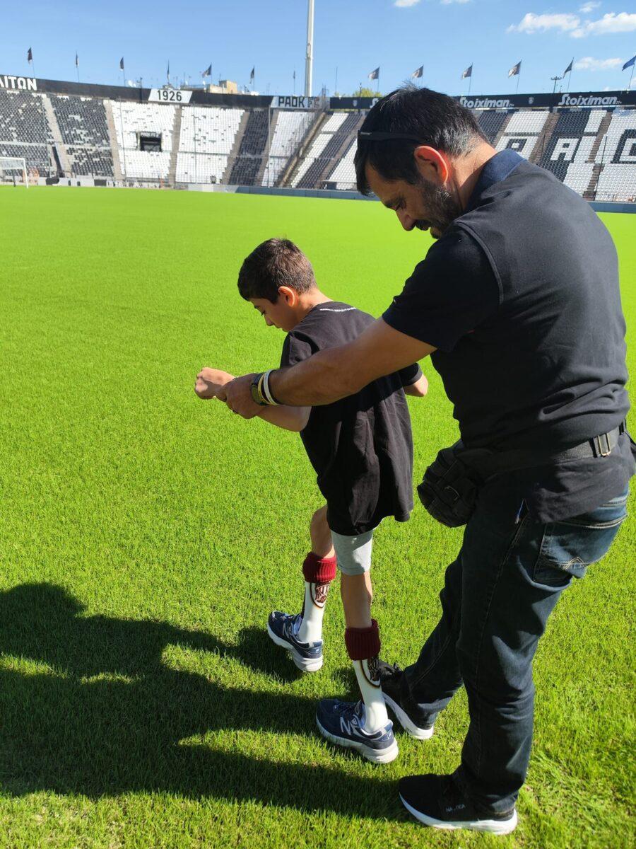 «Επέστρεψα σπίτι μου!» Ο μικρός Γιαννάκης έκανε τα πρώτα του βήματα στην Τούμπα