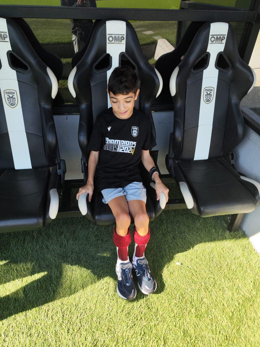 «Επέστρεψα σπίτι μου!» Ο μικρός Γιαννάκης έκανε τα πρώτα του βήματα στην Τούμπα